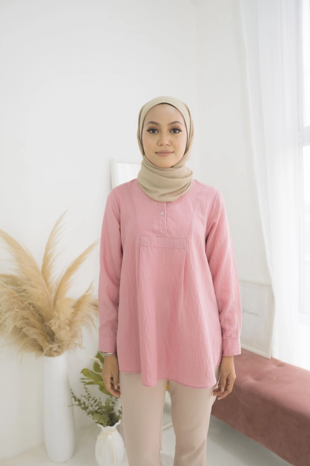 DOLLY BLOUSE – BABY PINK